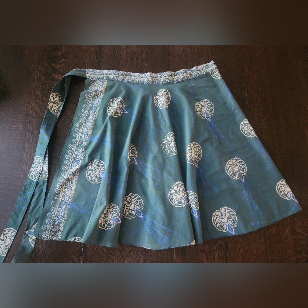 Batik Vintage Green Wrap Skirt EUC $25